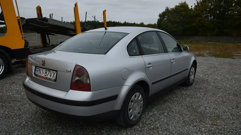 VOLKSWAGEN Passat -