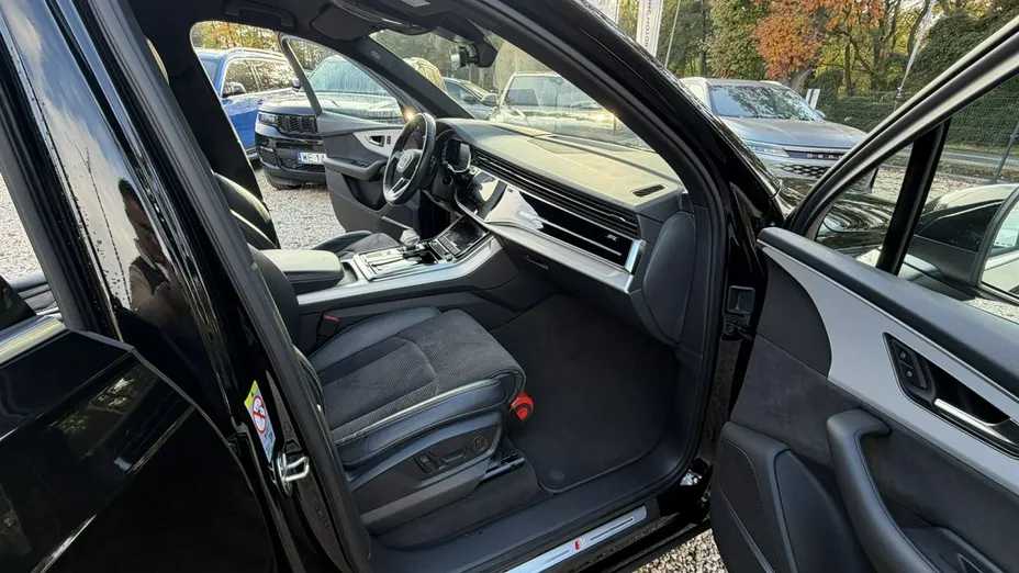 AUDI Q7 -