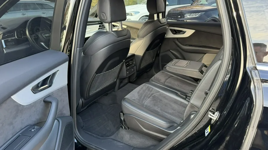 AUDI Q7 -