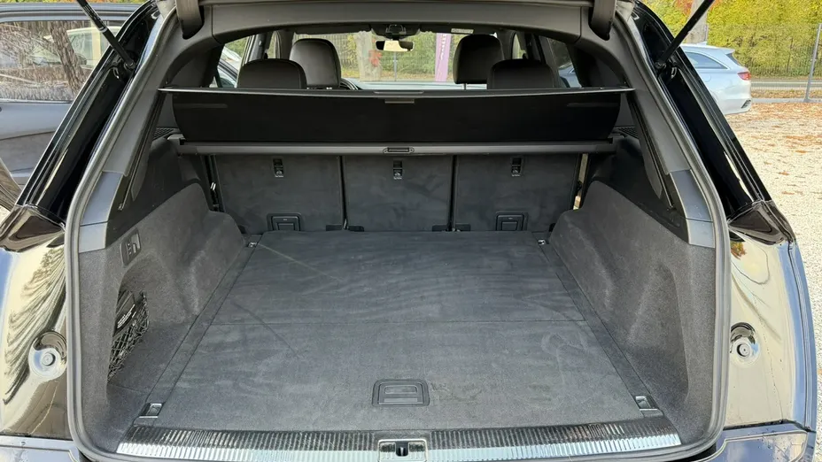 AUDI Q7 -