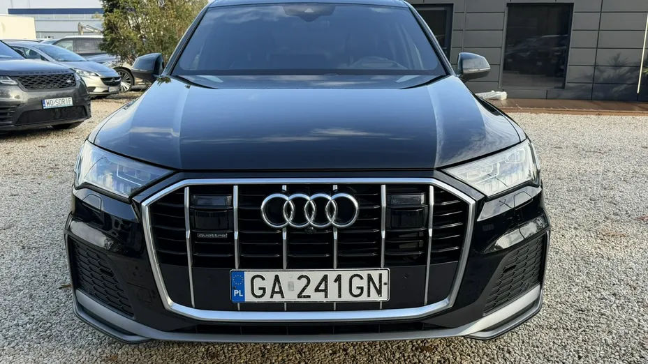 AUDI Q7 -