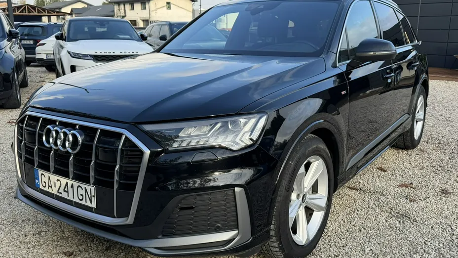 AUDI Q7 -