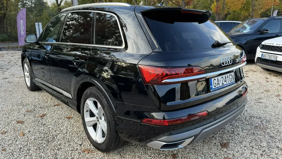 AUDI Q7 -