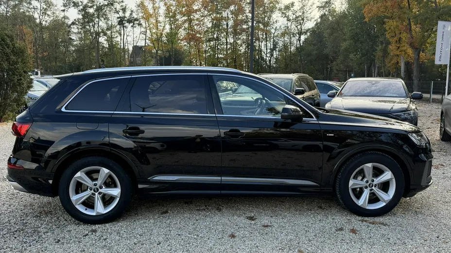 AUDI Q7 -