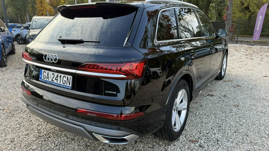 AUDI Q7 -