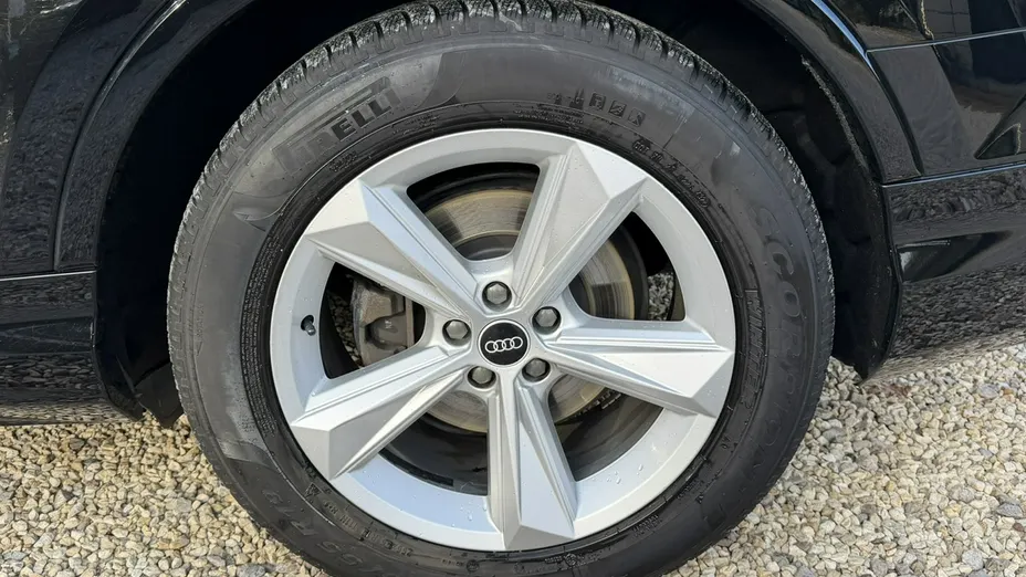AUDI Q7 -