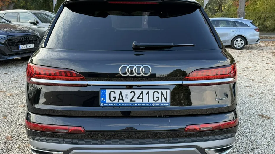 AUDI Q7 -