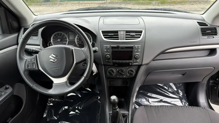 SUZUKI Swift -