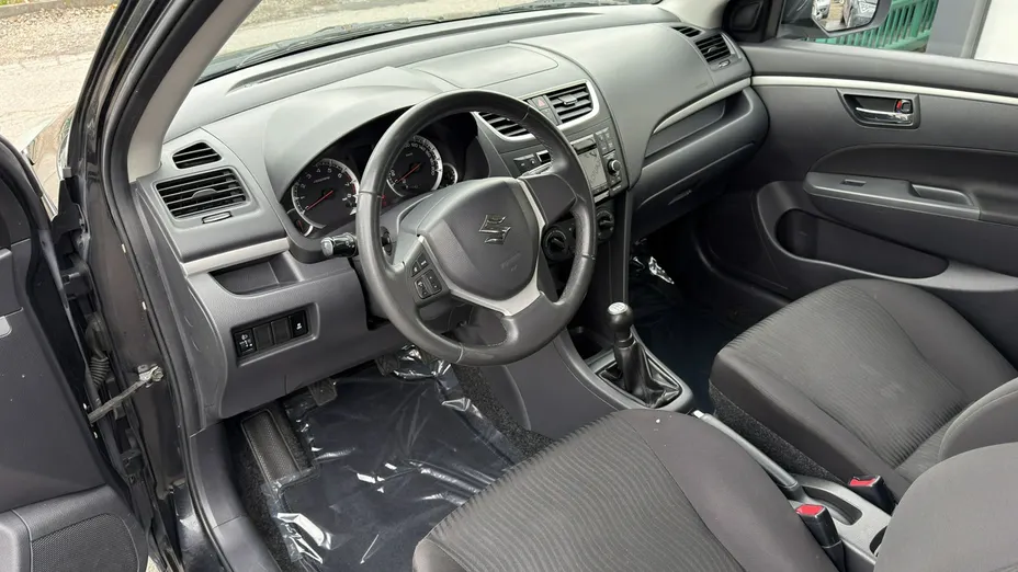 SUZUKI Swift -