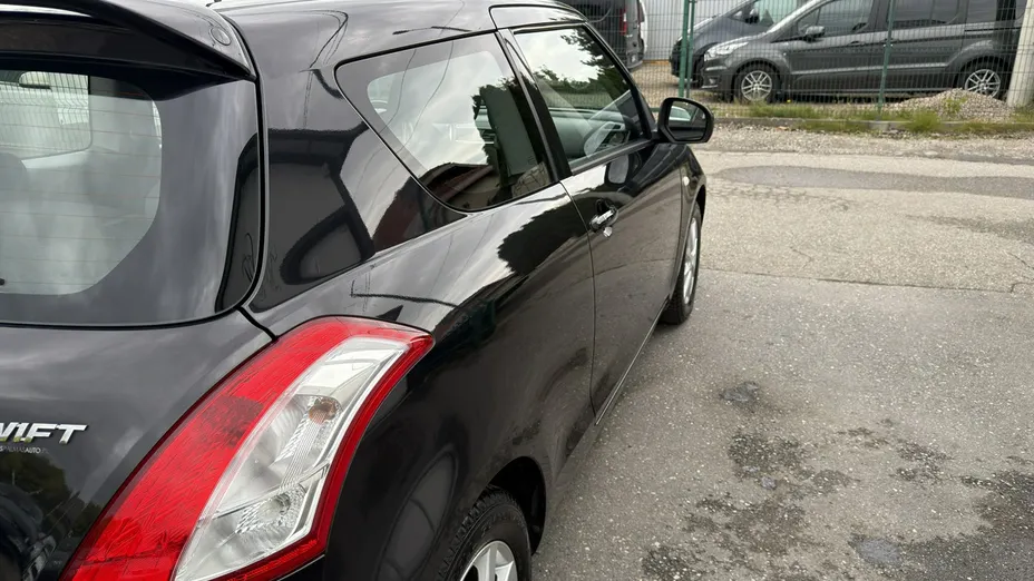 SUZUKI Swift -