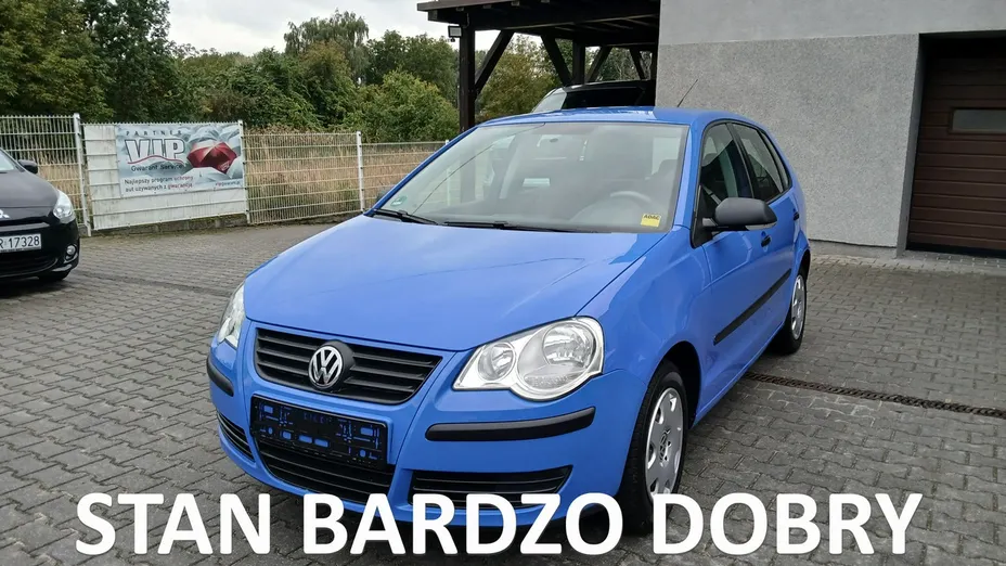 VOLKSWAGEN Polo -