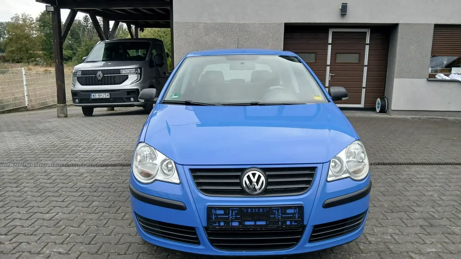 VOLKSWAGEN Polo -