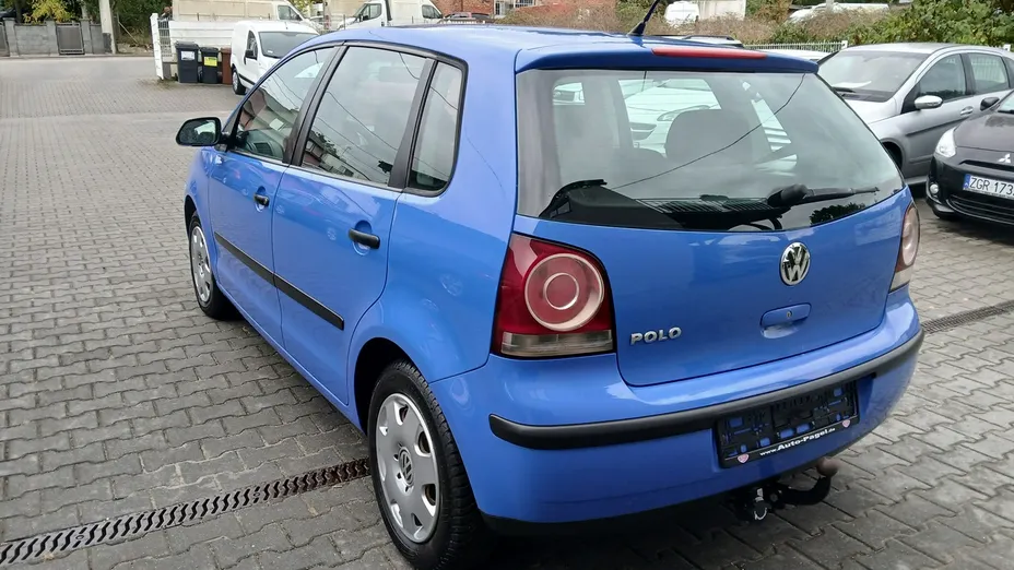 VOLKSWAGEN Polo -