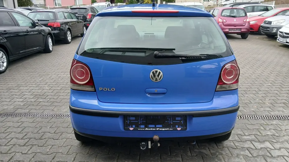 VOLKSWAGEN Polo -