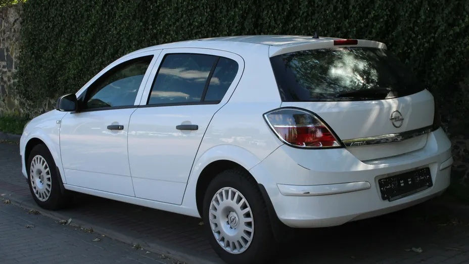 OPEL Astra -