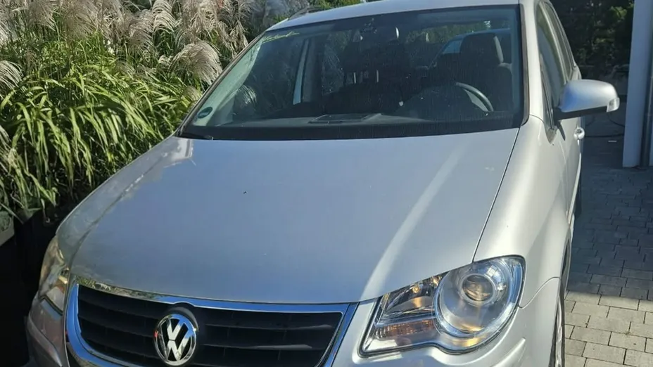 VOLKSWAGEN Touran -