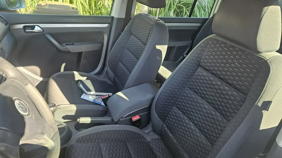 VOLKSWAGEN Touran -