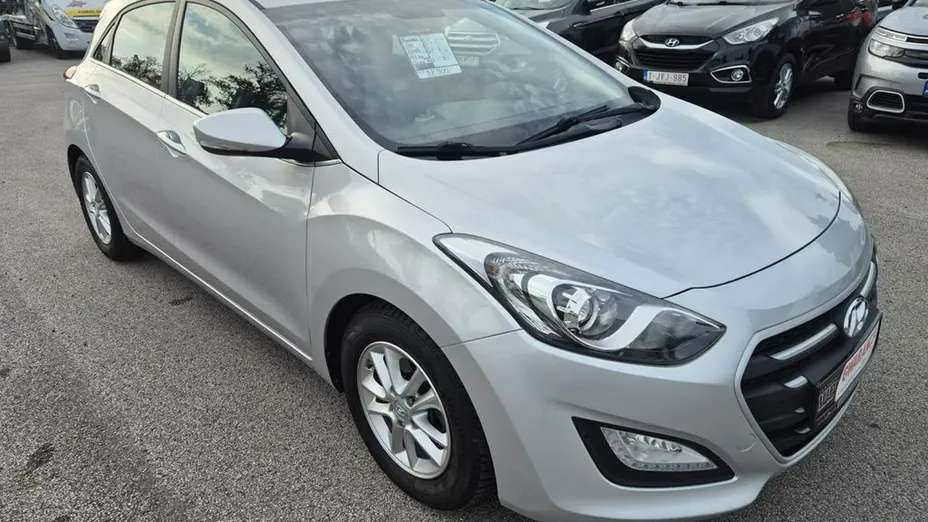 HYUNDAI i30 -