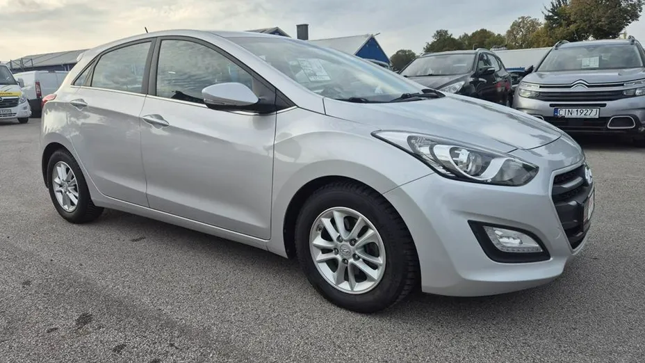 HYUNDAI i30 -