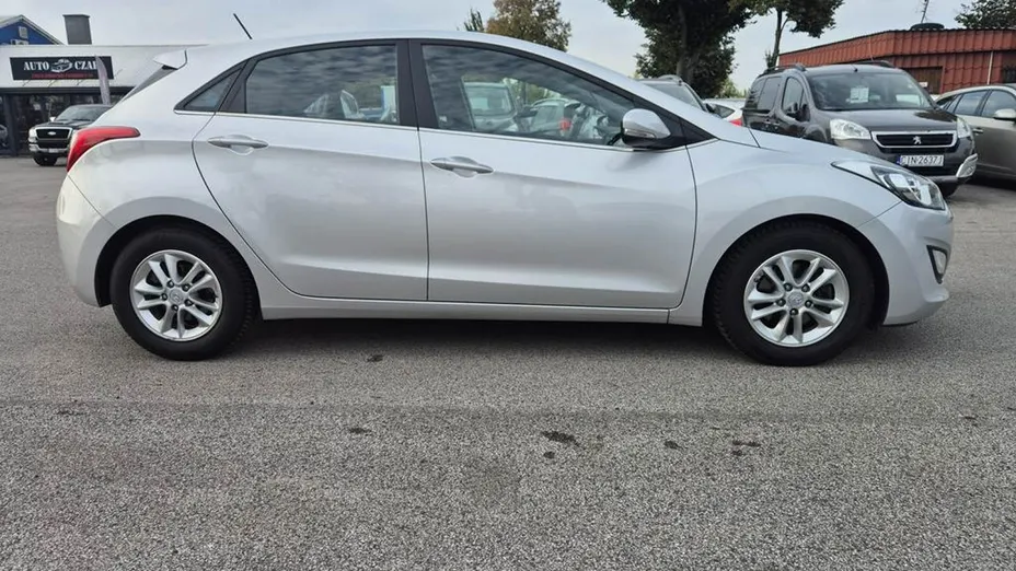 HYUNDAI i30 -