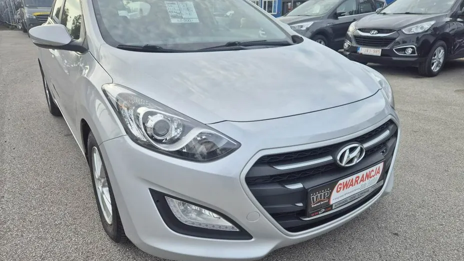 HYUNDAI i30 -
