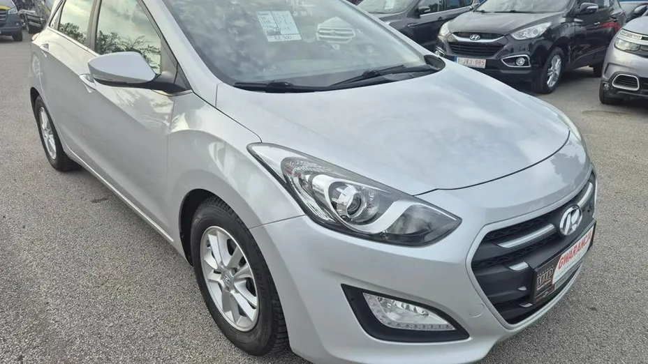 HYUNDAI i30 -