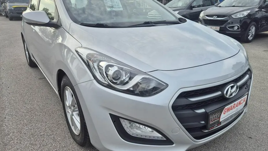 HYUNDAI i30 -