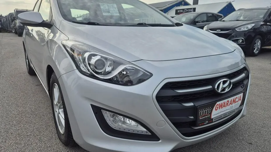 HYUNDAI i30 -