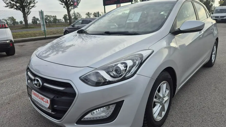 HYUNDAI i30 -