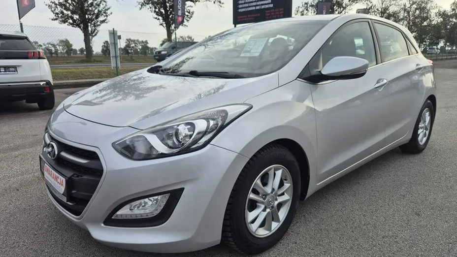 HYUNDAI i30 -