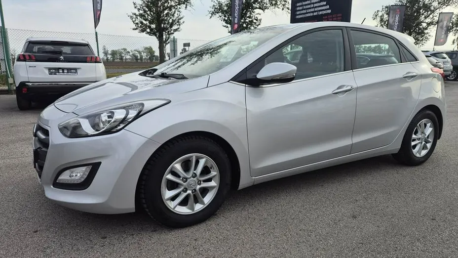 HYUNDAI i30 -