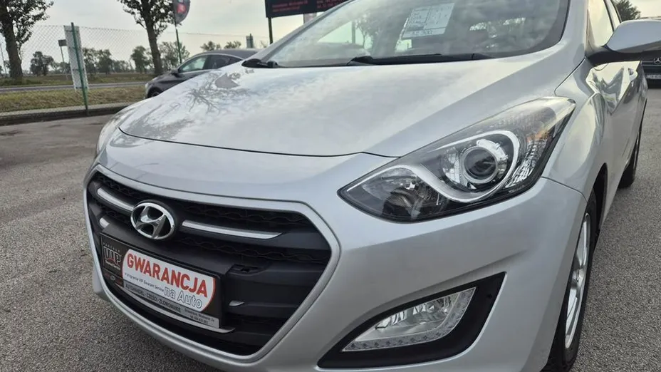 HYUNDAI i30 -