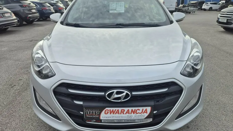 HYUNDAI i30 -