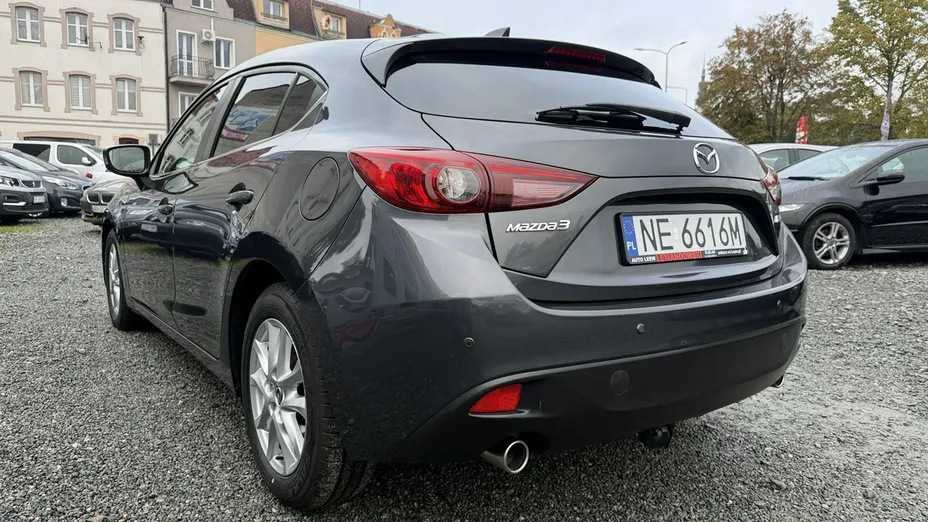 MAZDA 3 -