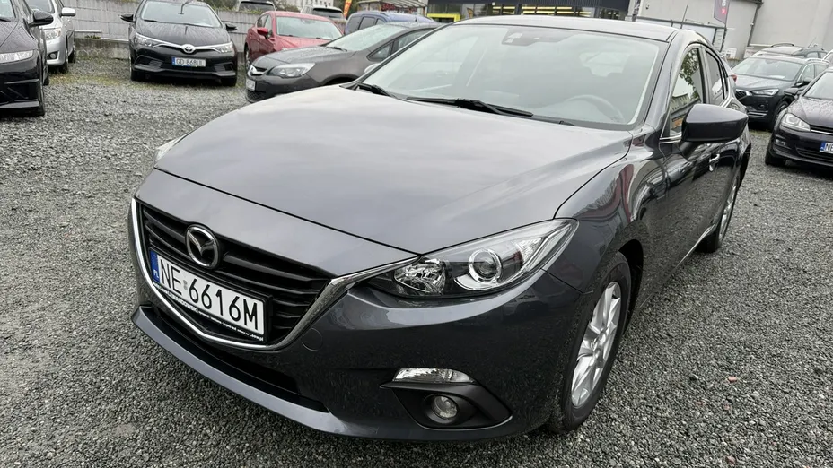 MAZDA 3 -