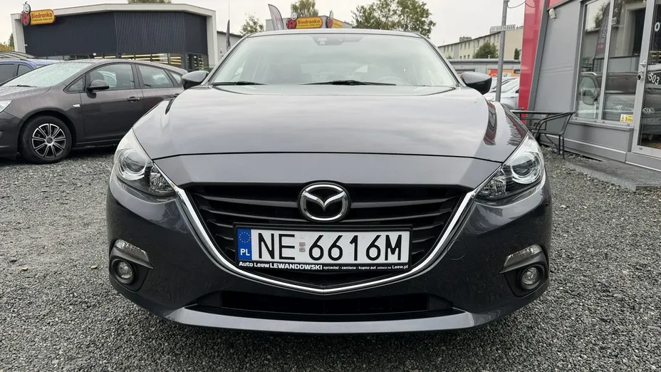 MAZDA 3 -