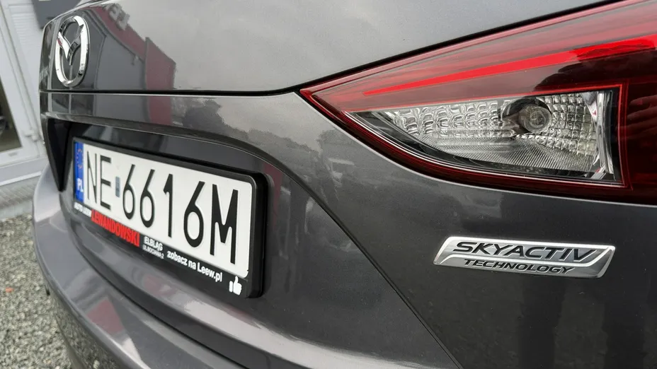 MAZDA 3 -