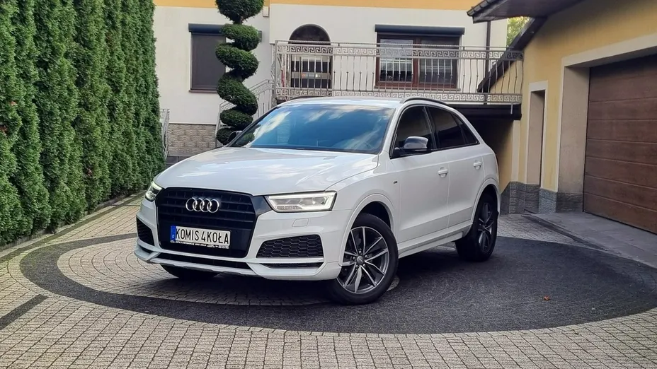 AUDI Q3 -