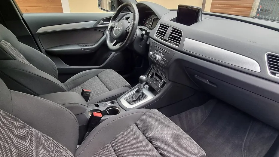 AUDI Q3 -