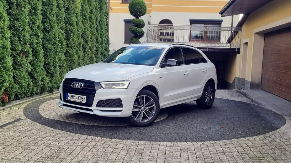 AUDI Q3 -