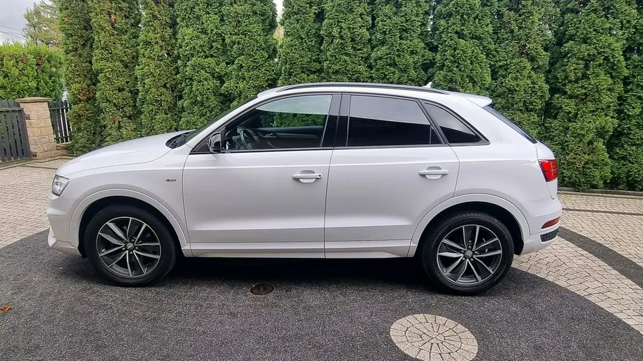 AUDI Q3 -
