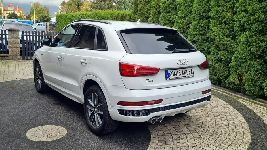 AUDI Q3 -