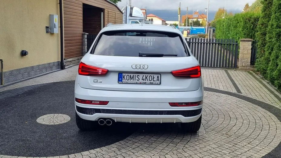 AUDI Q3 -