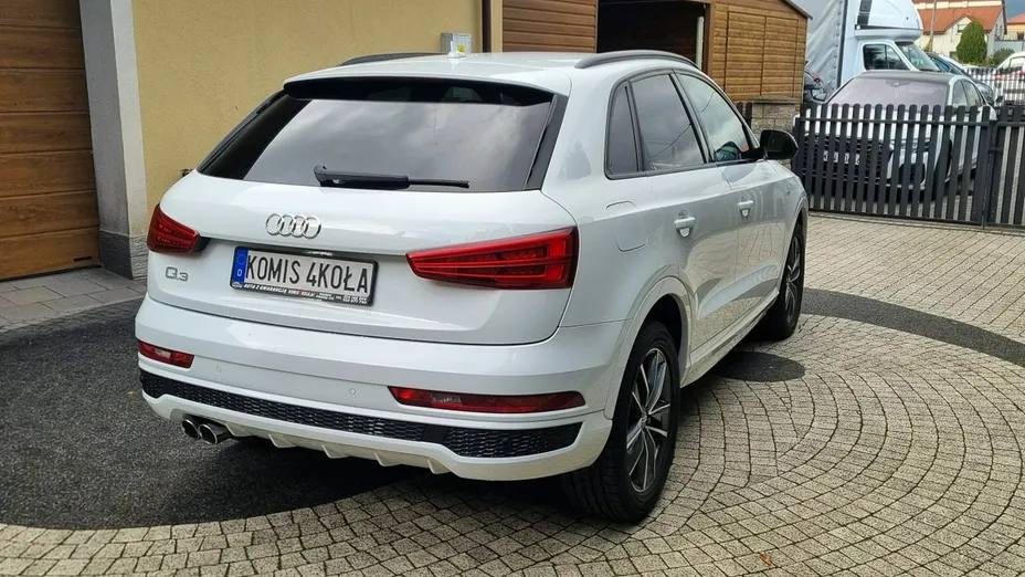 AUDI Q3 -