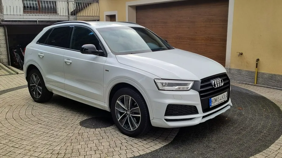AUDI Q3 -