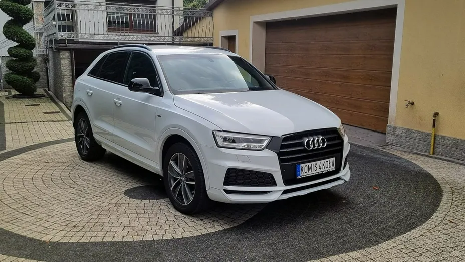 AUDI Q3 -