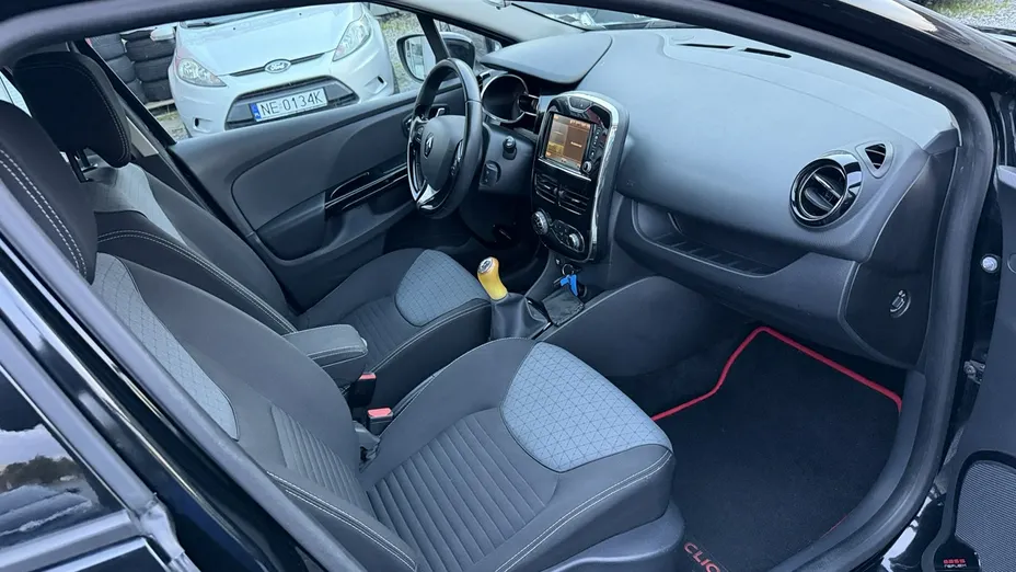 RENAULT Clio -