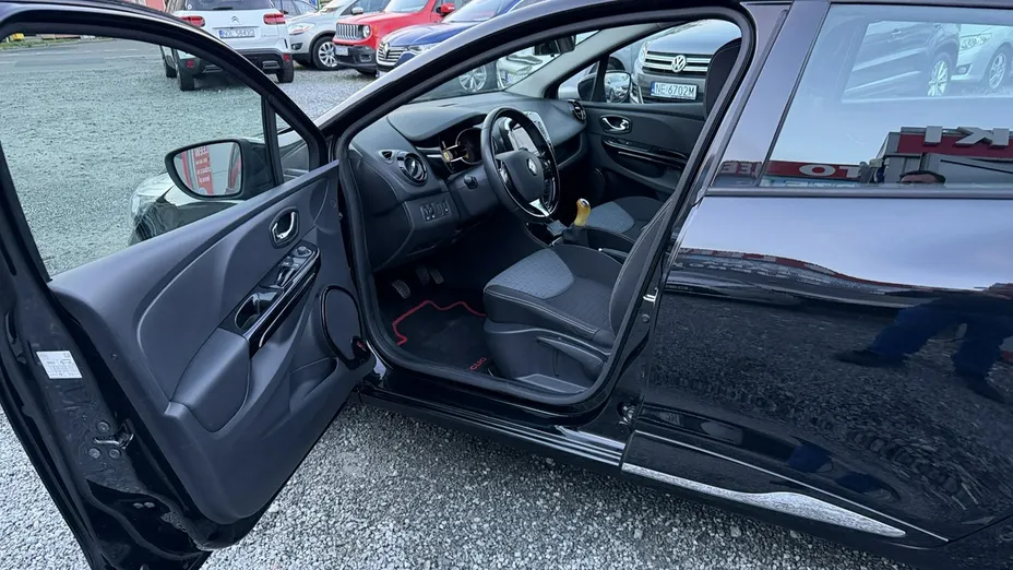 RENAULT Clio -
