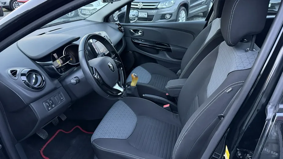 RENAULT Clio -