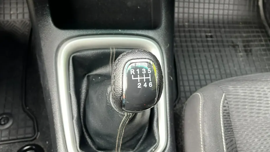 TOYOTA HiLux -